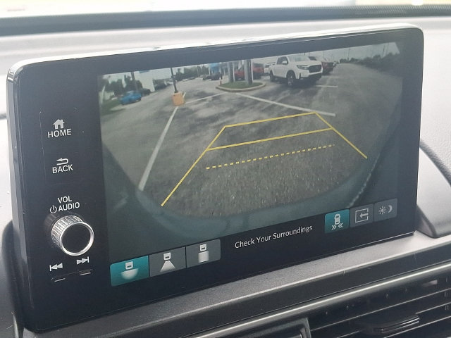 Used 2023 Honda Pilot Touring image 4