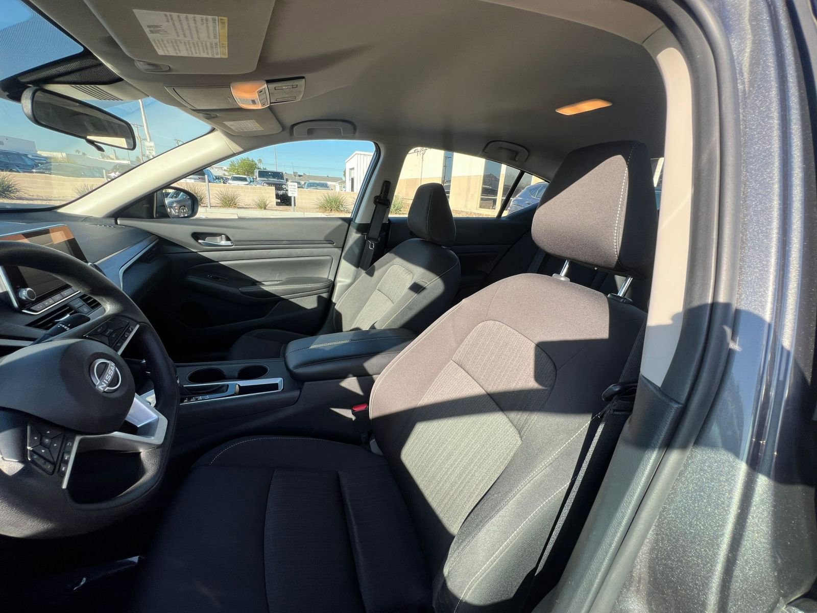 Used 2025 Nissan Altima 2.5 SV image 36