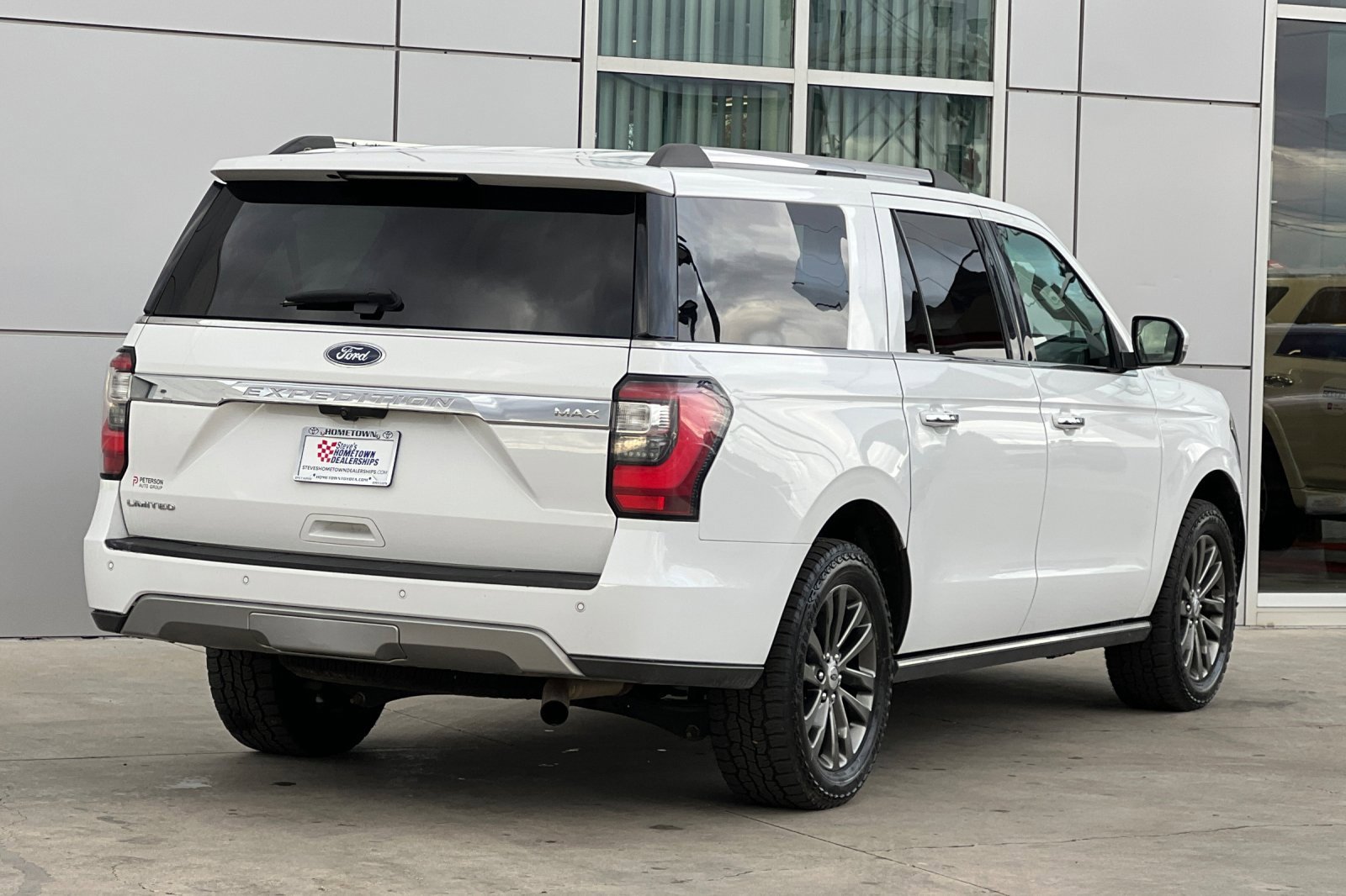 Used 2020 Ford Expedition Max Limited image 4