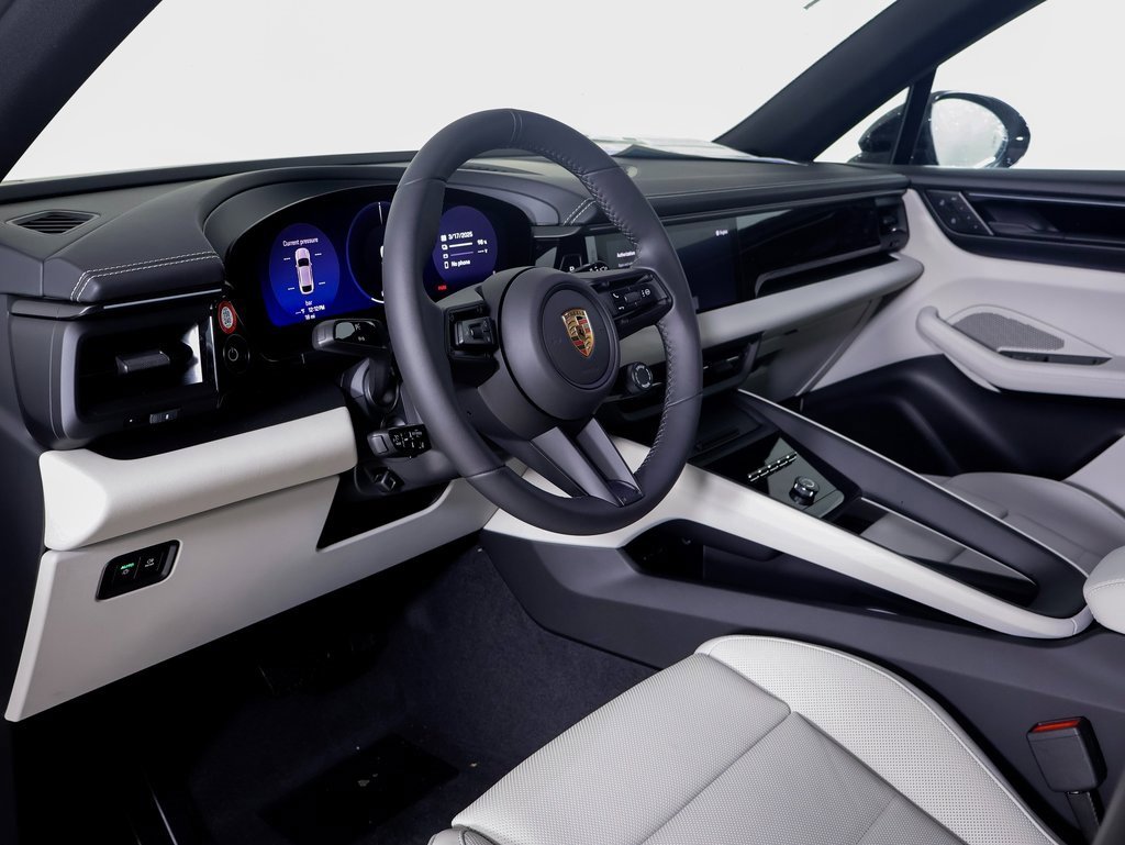 New 2025 Porsche Macan Electric image 4