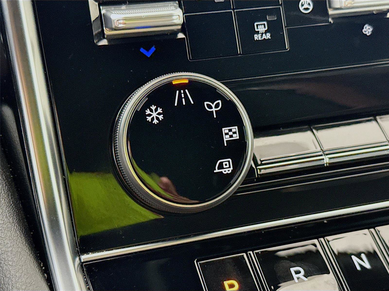 Used 2025 Nissan Armada SL w/ Captain's Chari Seat Package image 13