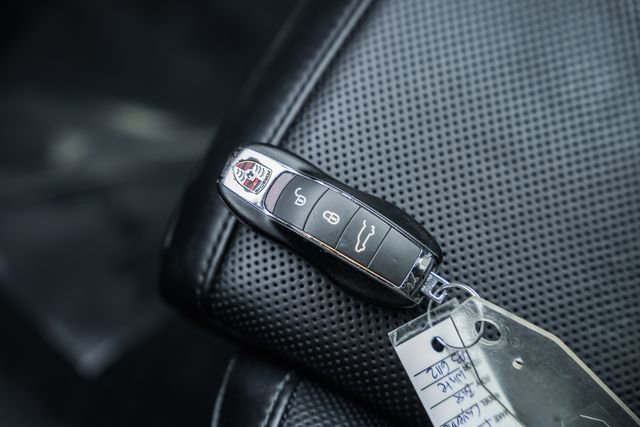 Used 2016 Porsche Cayenne image 46