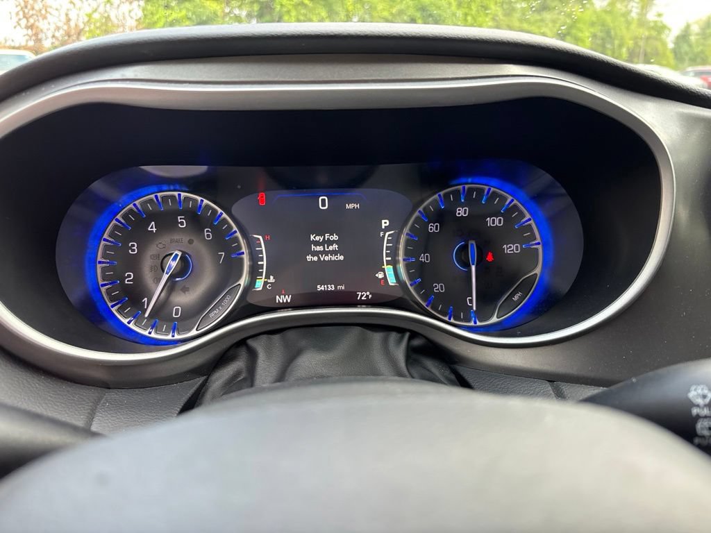 Used 2024 Chrysler Pacifica Touring-L FWD image 24