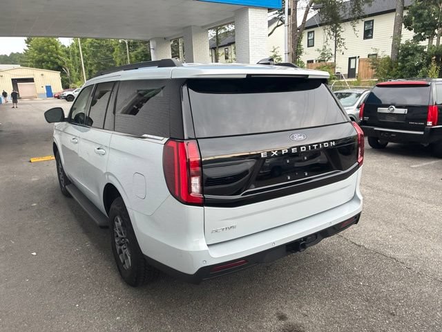 Used 2025 Ford Expedition Active RWD image 15