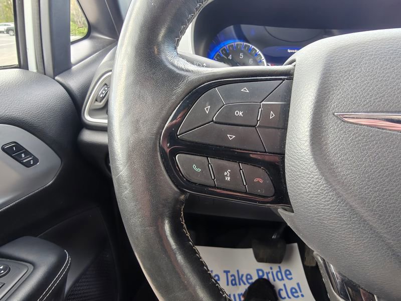 Used 2020 Chrysler Pacifica Touring-L Plus FWD image 27