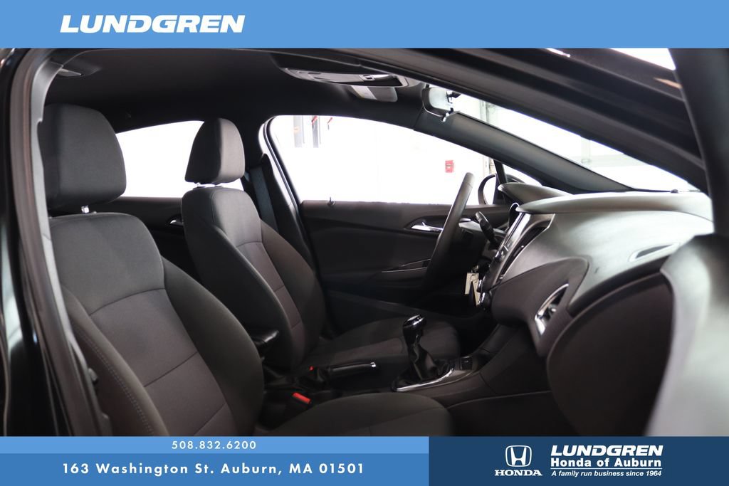 Used 2018 Chevrolet Cruze LT FWD image 15