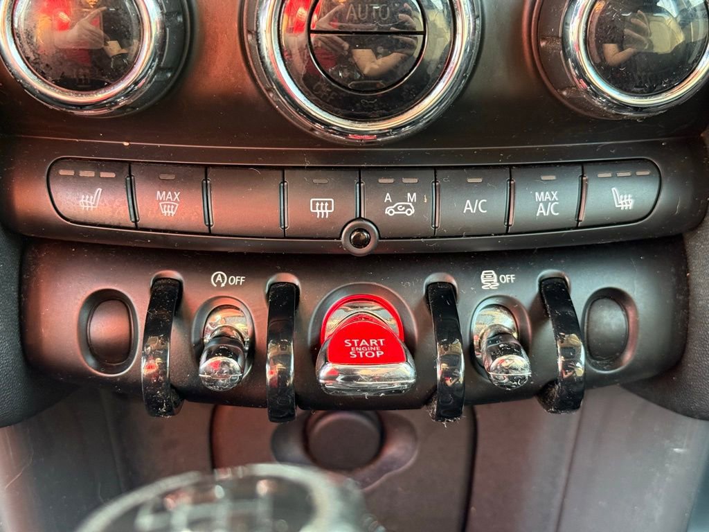 Used 2015 MINI Cooper 4-Door Hardtop image 28