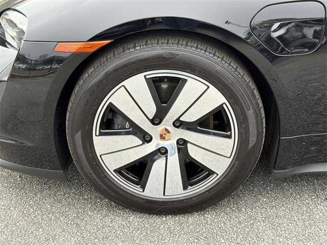 Used 2023 Porsche Taycan image 11