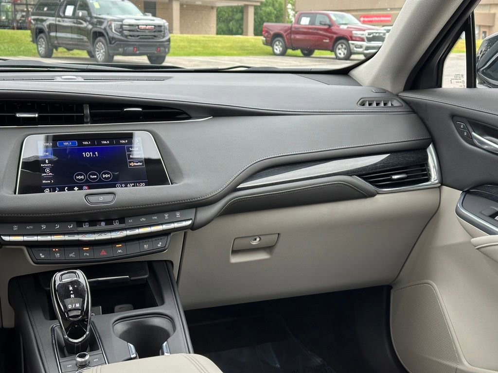 Used 2023 Cadillac XT4 Premium Luxury w/ Enhanced Visibility Package AWD/4WD image 16