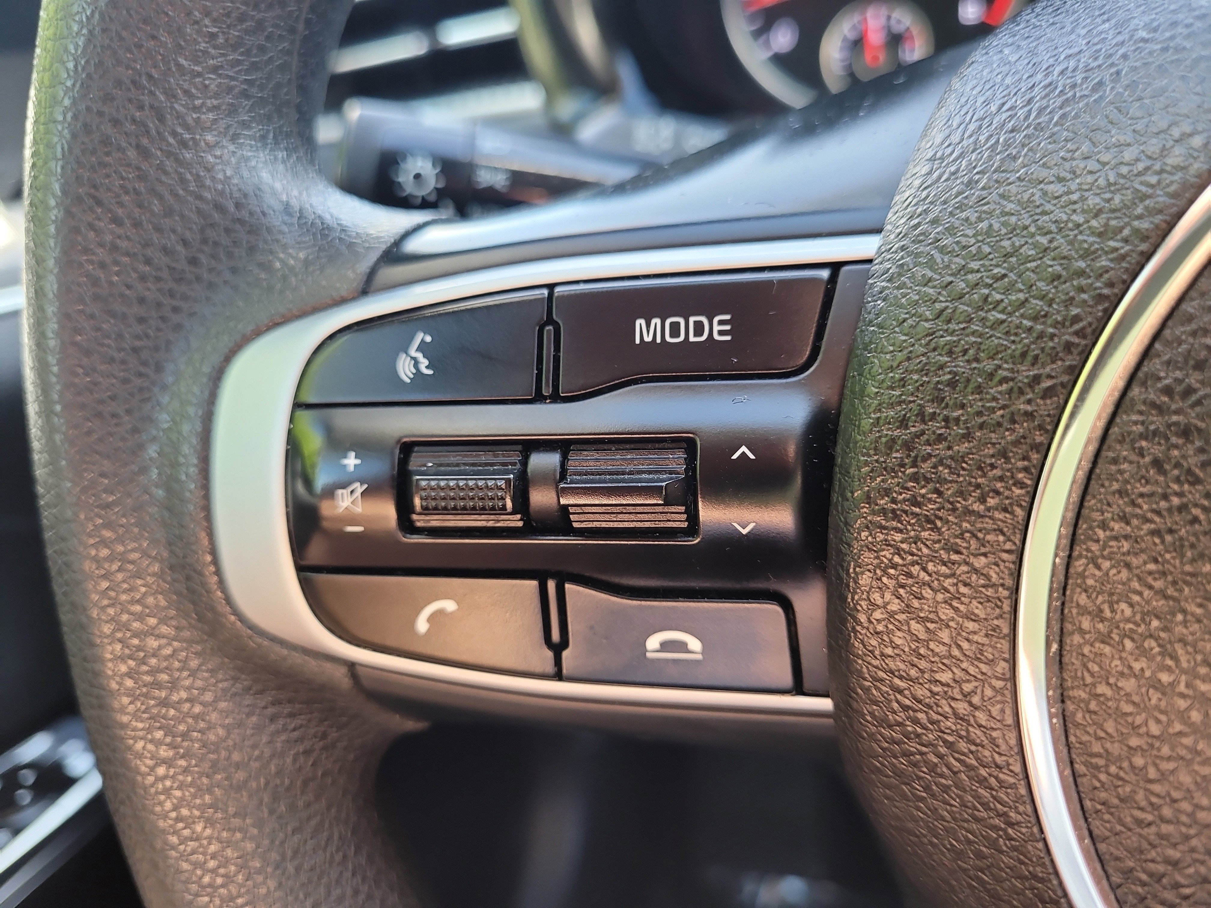 Used 2023 Kia K5 LXS image 28