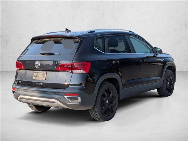 Used 2023 Volkswagen Taos SE w/ Black Wheel Package FWD image 5