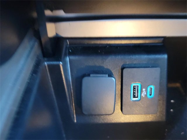 Used 2020 Ford Explorer XLT w/ Equipment Group 202A image 25