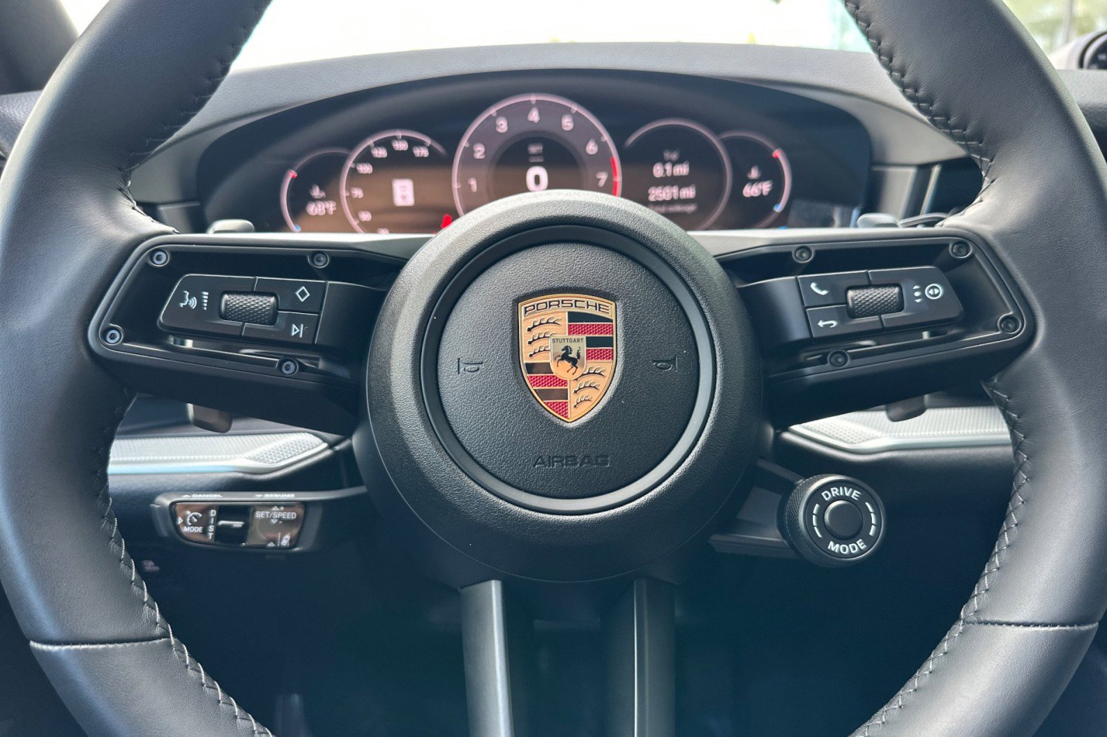Certified 2025 Porsche Cayenne E-Hybrid image 24