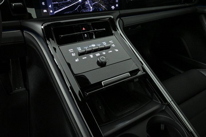 New 2025 Porsche Panamera 4 image 17