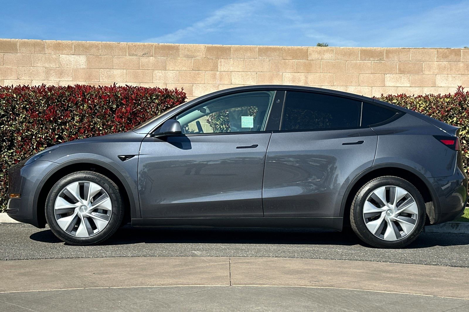 Used 2023 Tesla Model Y Long Range image 7