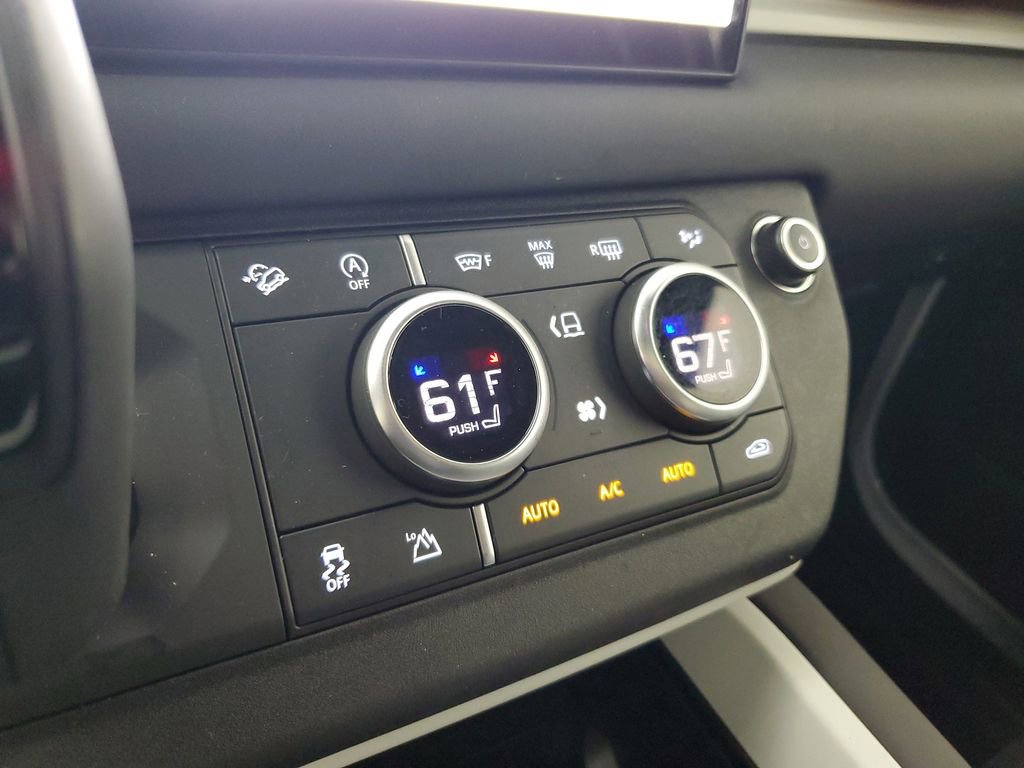 Used 2025 Land Rover Defender 110 S image 28