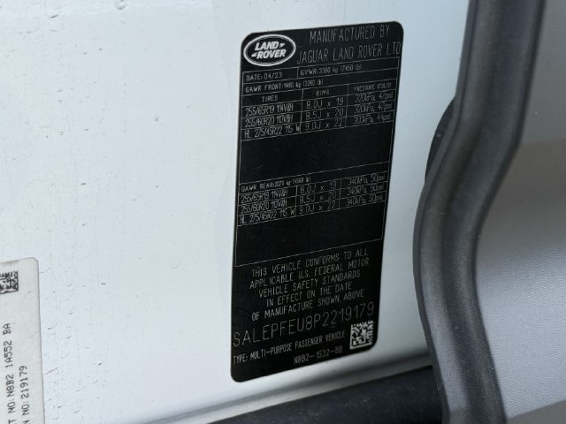 Used 2023 Land Rover Defender 130 SE AWD/4WD image 36