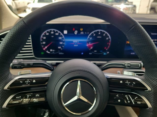 Used 2024 Mercedes-Benz GLS 450 4MATIC image 22
