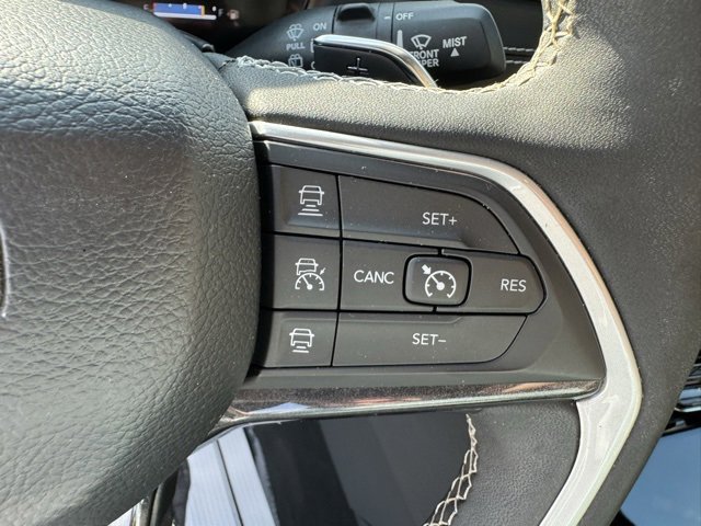 Used 2023 Jeep Grand Cherokee L Altitude image 21