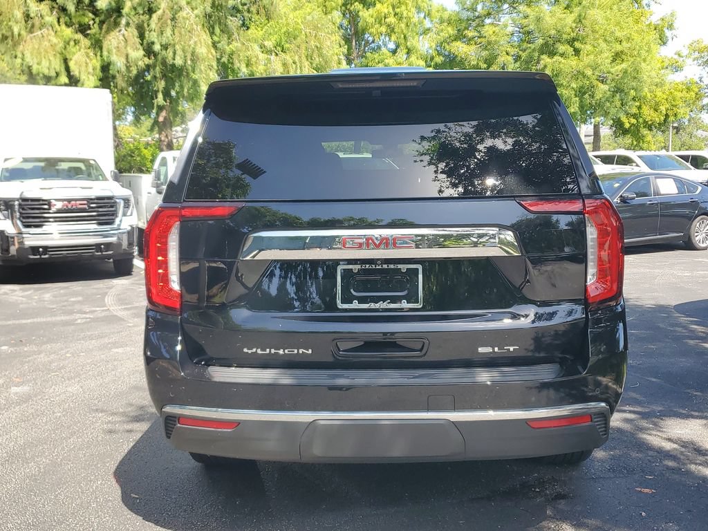 Certified 2022 GMC Yukon SLT w/ SLT Premium Package AWD/4WD image 4