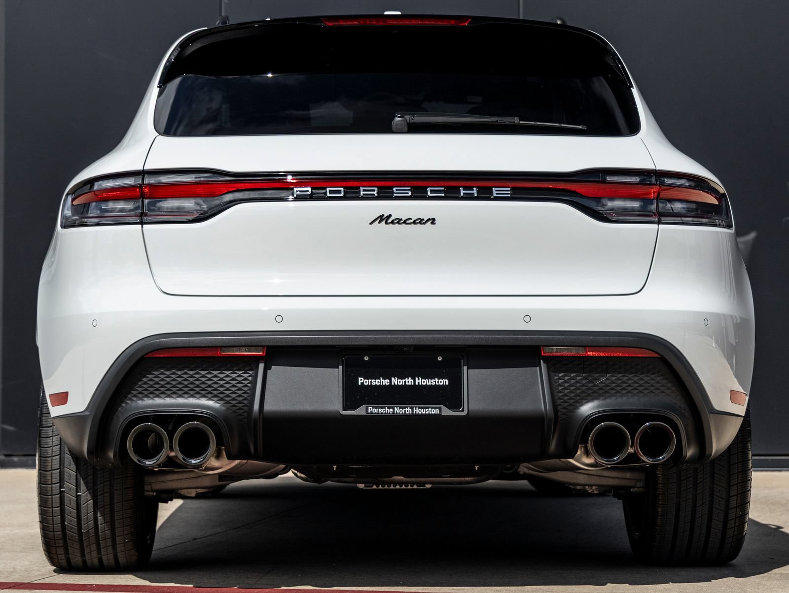 Certified 2026 Porsche Macan AWD/4WD image 10