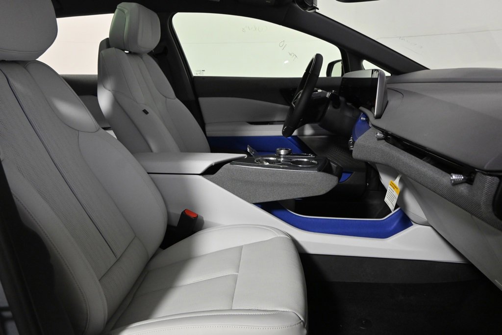 New 2026 Cadillac Optiq Luxury 2 image 16