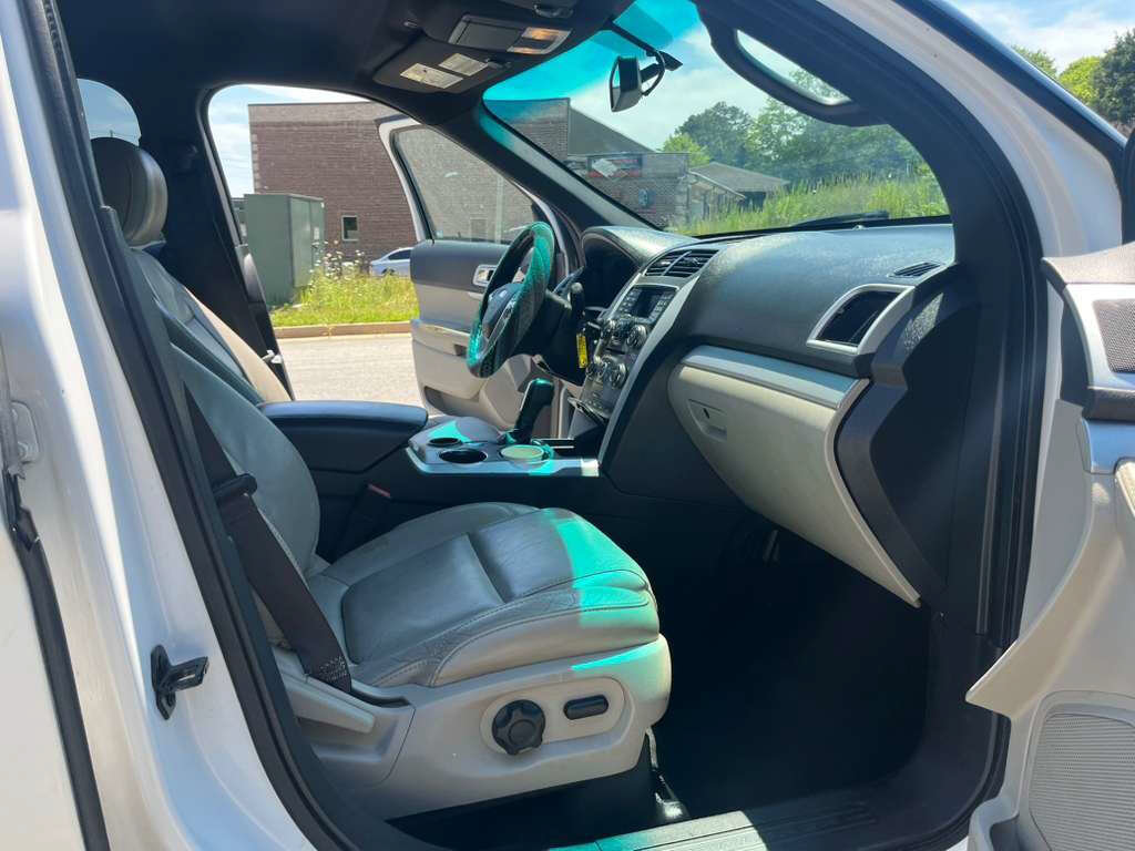 Used 2012 Ford Explorer XLT FWD image 14