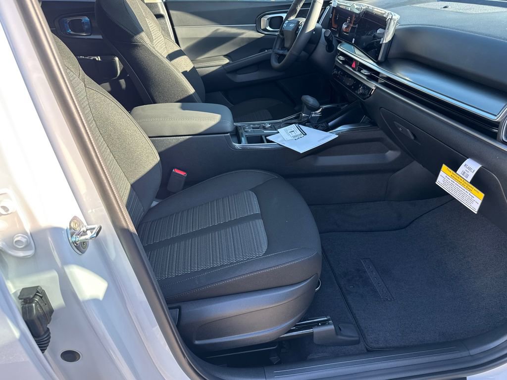 New 2026 Kia Sorento LX image 13