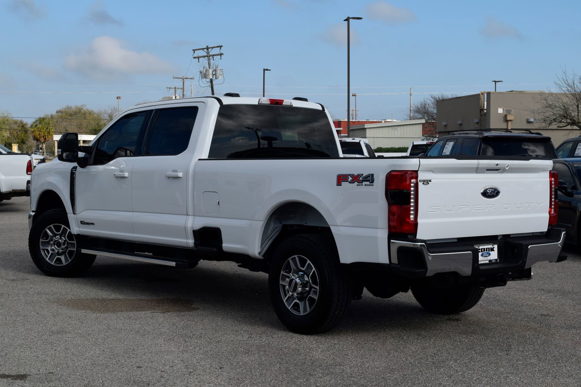 Used 2025 Ford F350 Lariat w/ FX4 Off-Road Package image 4