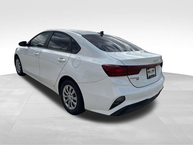Used 2022 Kia Forte FE image 7