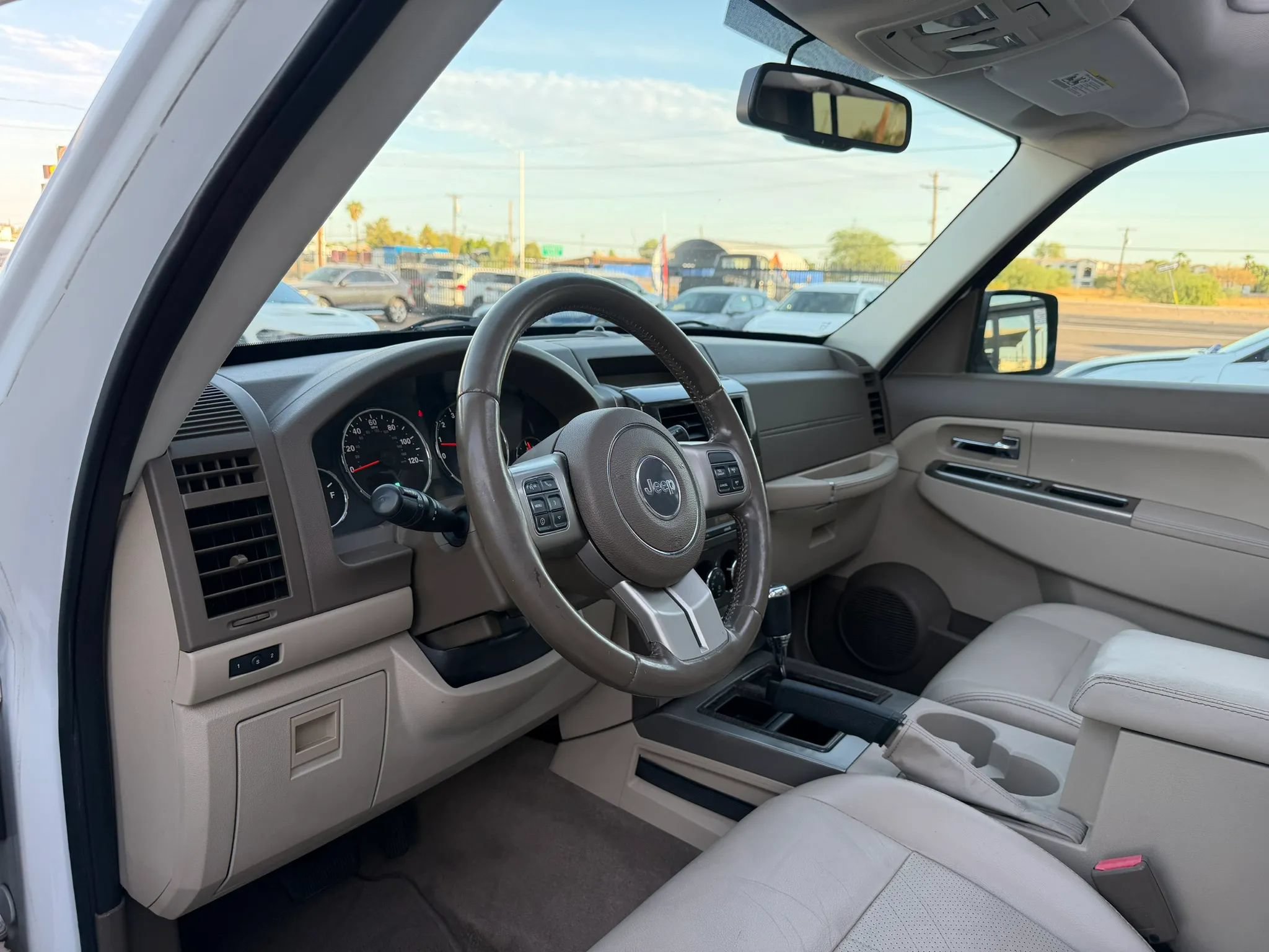 Used 2011 Jeep Liberty Limited w/ Tire & Wheel Group RWD image 18