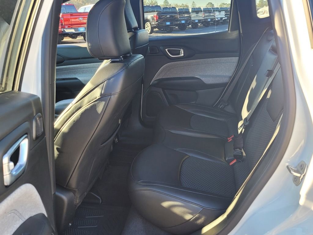 Used 2023 Jeep Compass Latitude w/ Sun and Sound Group image 5