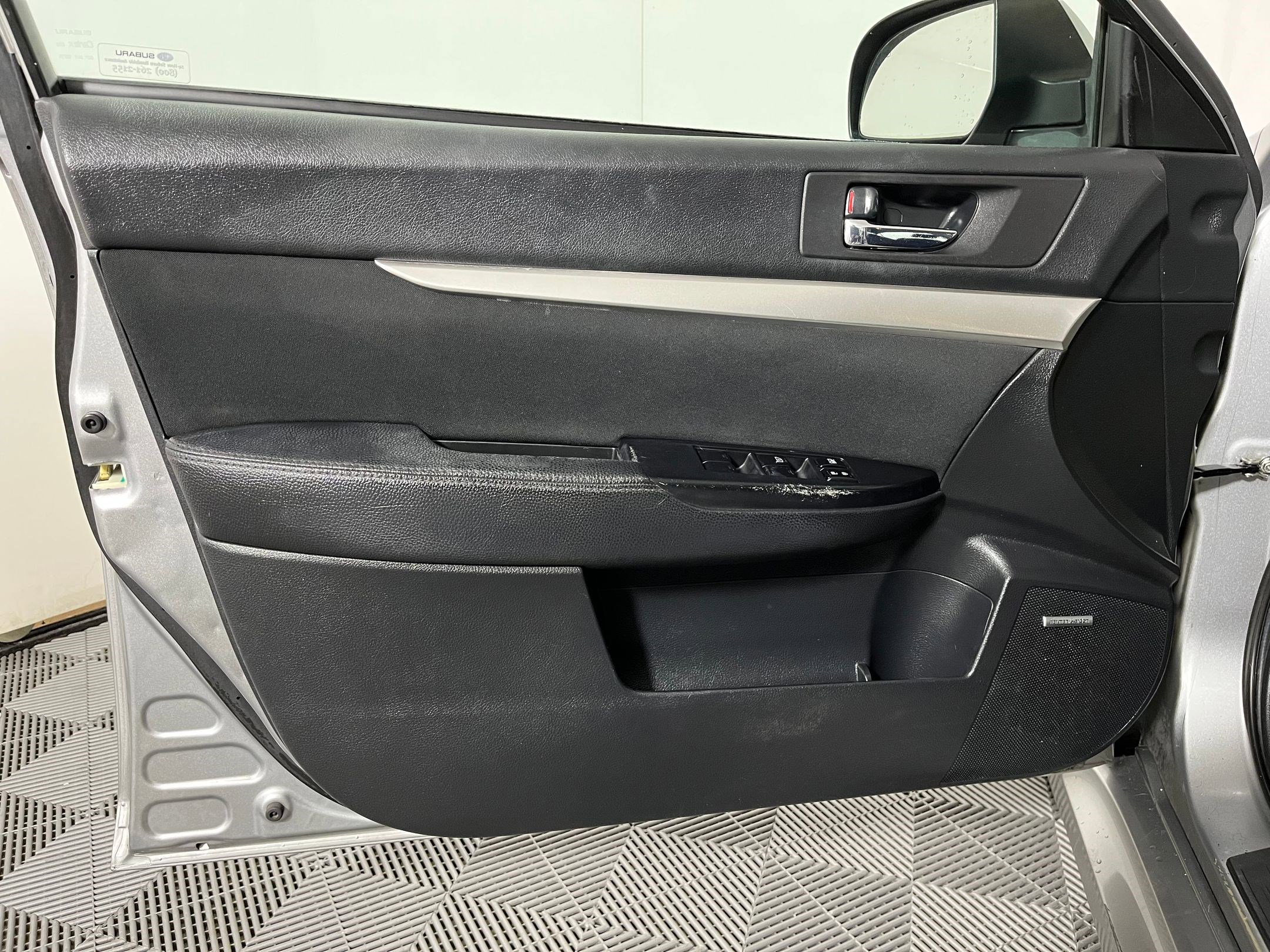 Used 2011 Subaru Legacy 2.5i Premium image 23