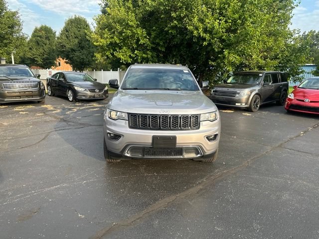 Used 2017 Jeep Grand Cherokee Limited AWD/4WD image 2
