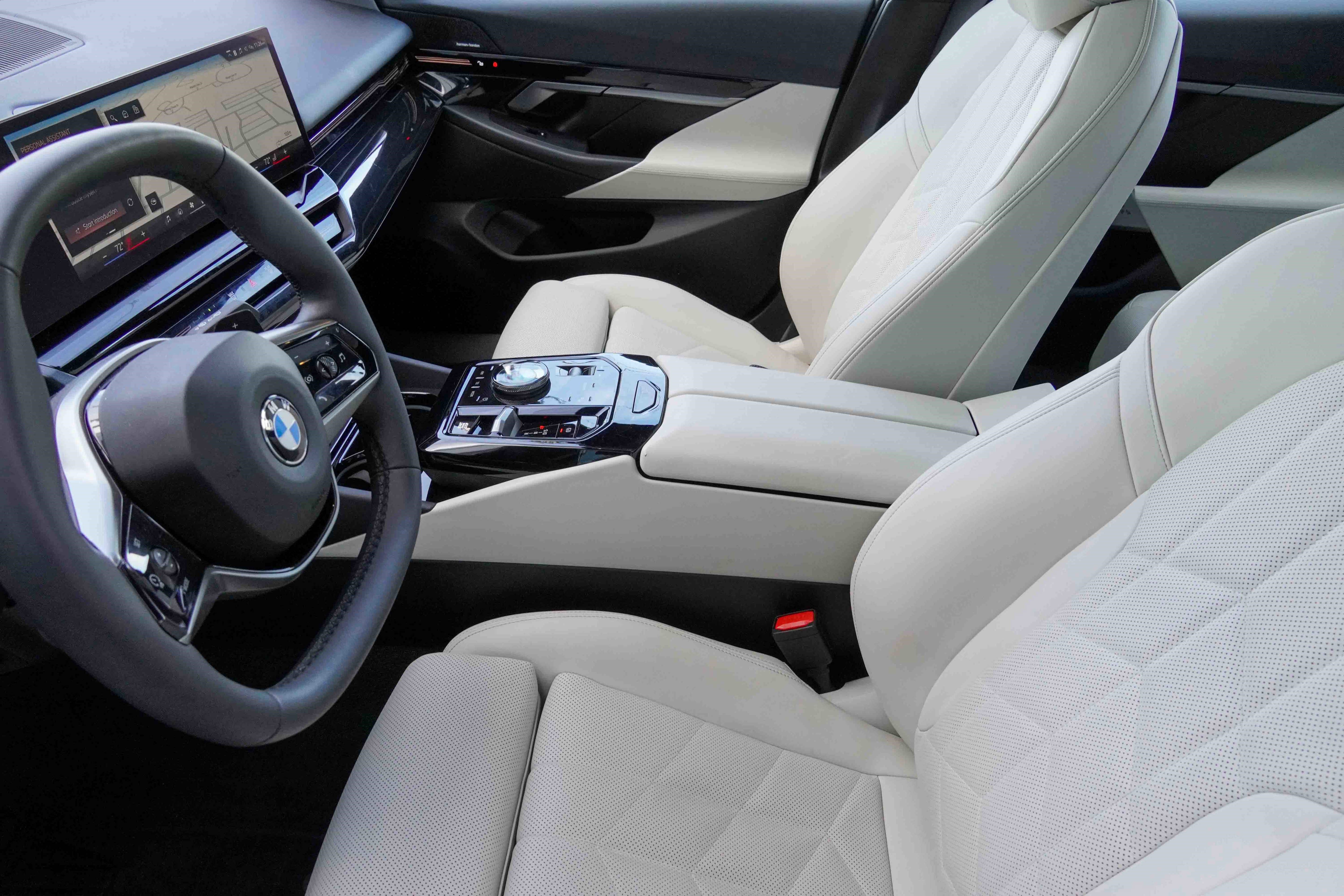 Certified 2025 BMW 530i xDrive image 11