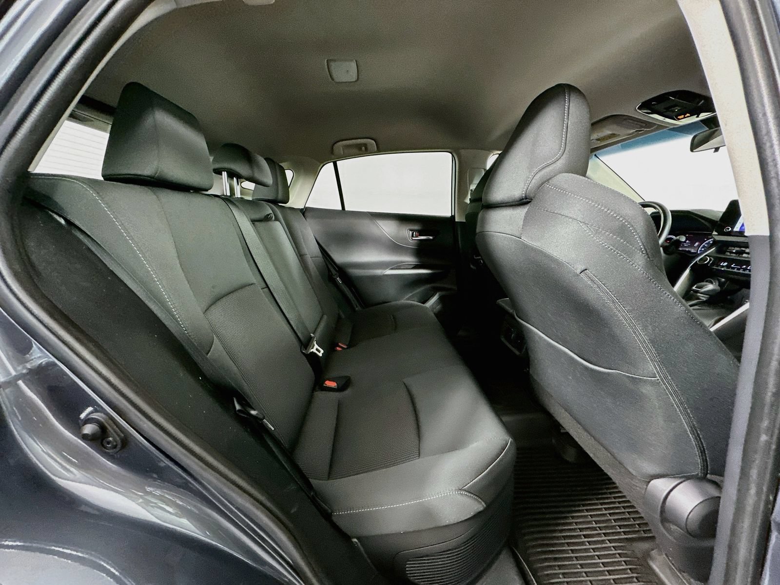 Used 2024 Toyota Venza LE AWD/4WD image 27