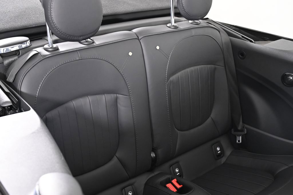 Used 2024 MINI Cooper S w/ Seaside Edition FWD image 31
