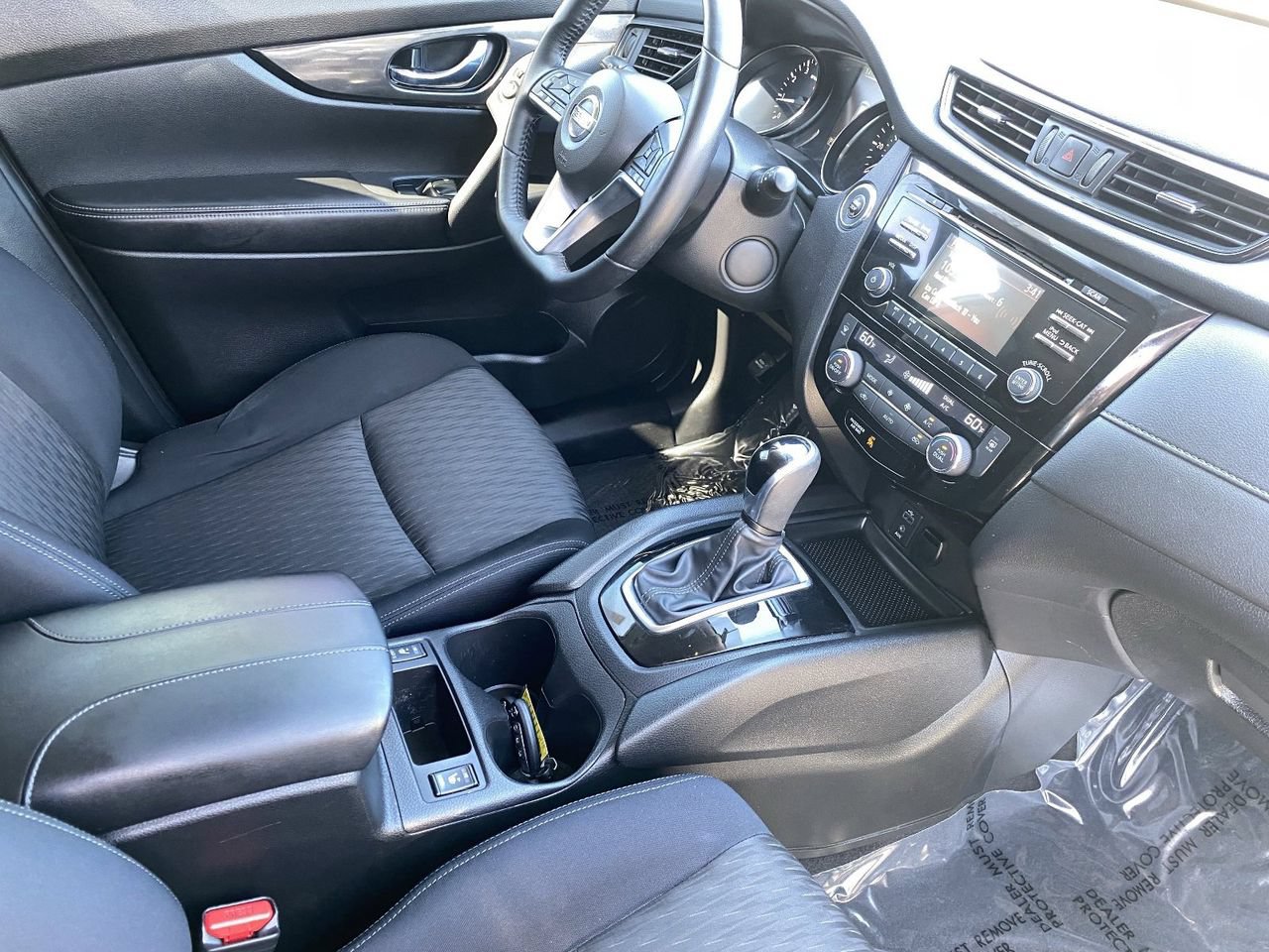 Used 2017 Nissan Rogue SV FWD image 9