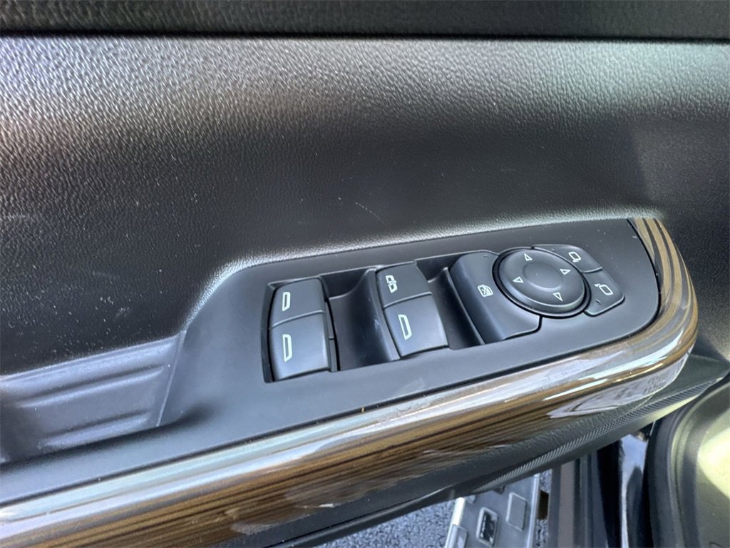 Used 2023 GMC Acadia SLE w/ Driver Convenience Package image 13