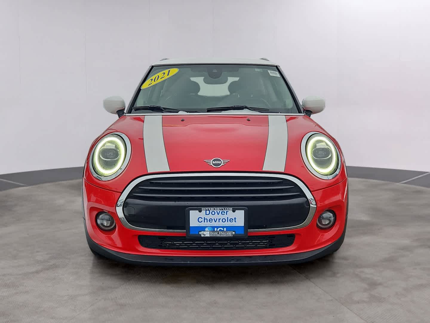 Used 2021 MINI Cooper 2-Door Hardtop w/ 6.5" Touchscreen Package image 2