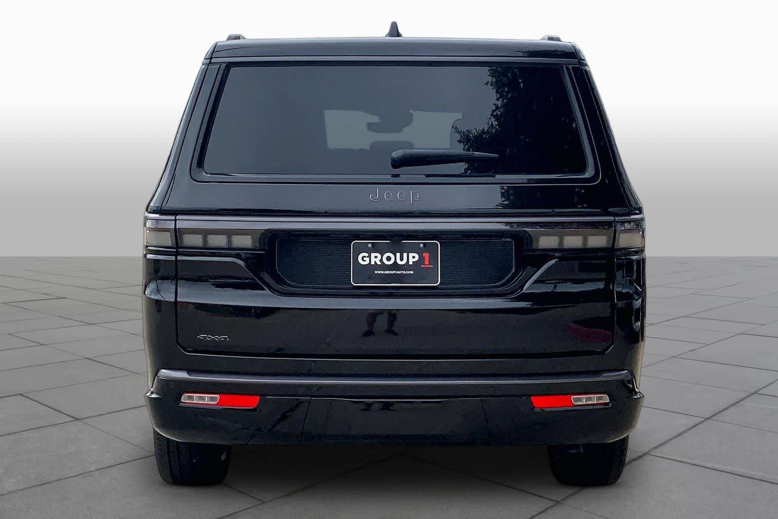 New 2026 Jeep Grand Wagoneer L Limited AWD/4WD image 4