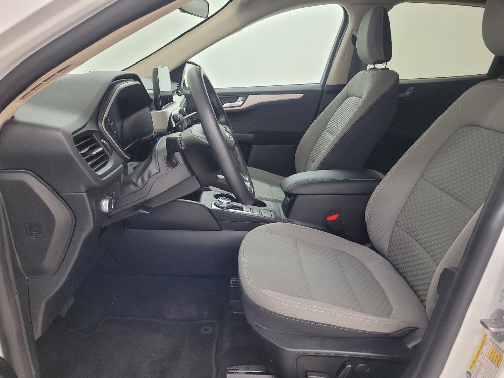 Used 2020 Ford Escape SE image 17