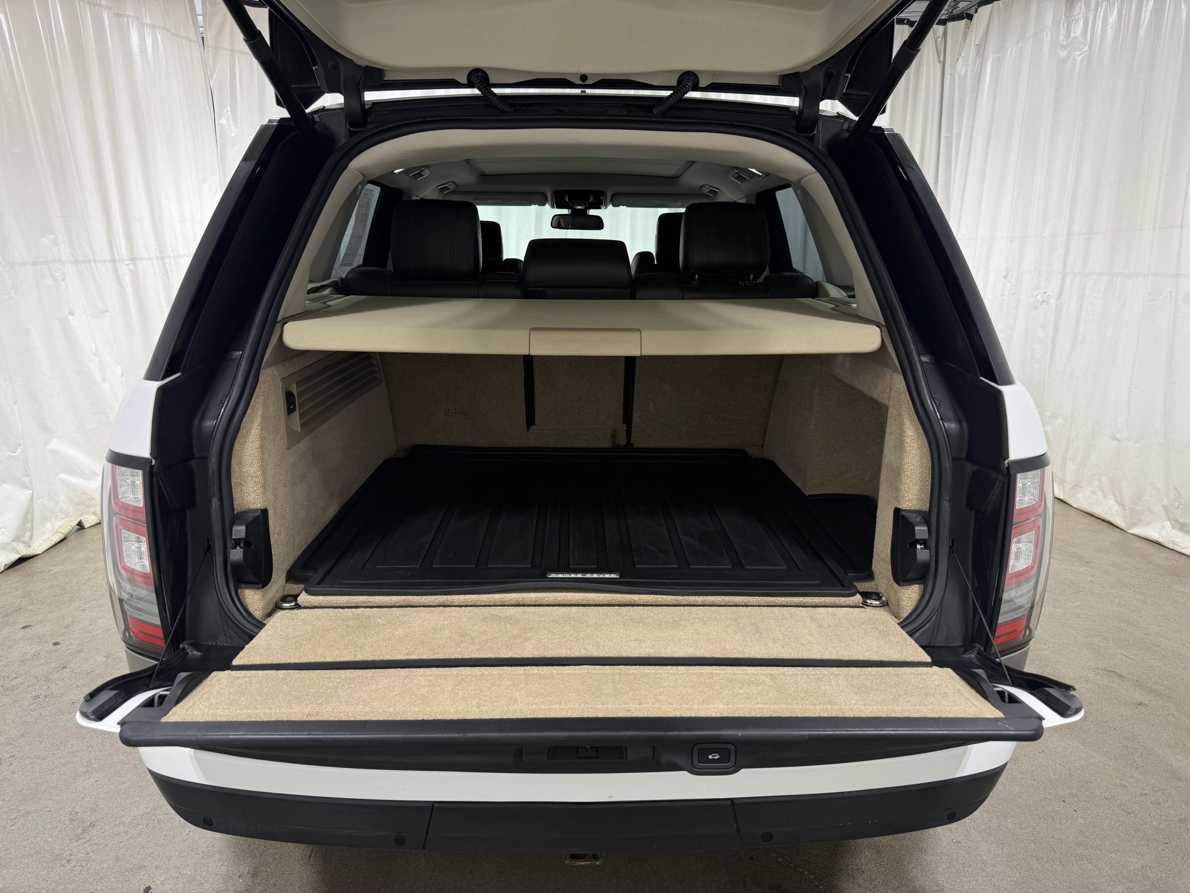 Used 2014 Land Rover Range Rover Supercharged image 40