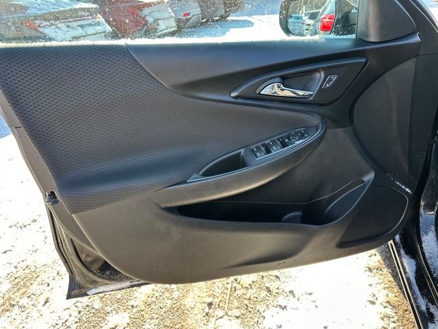 Used 2017 Chevrolet Malibu LT image 13