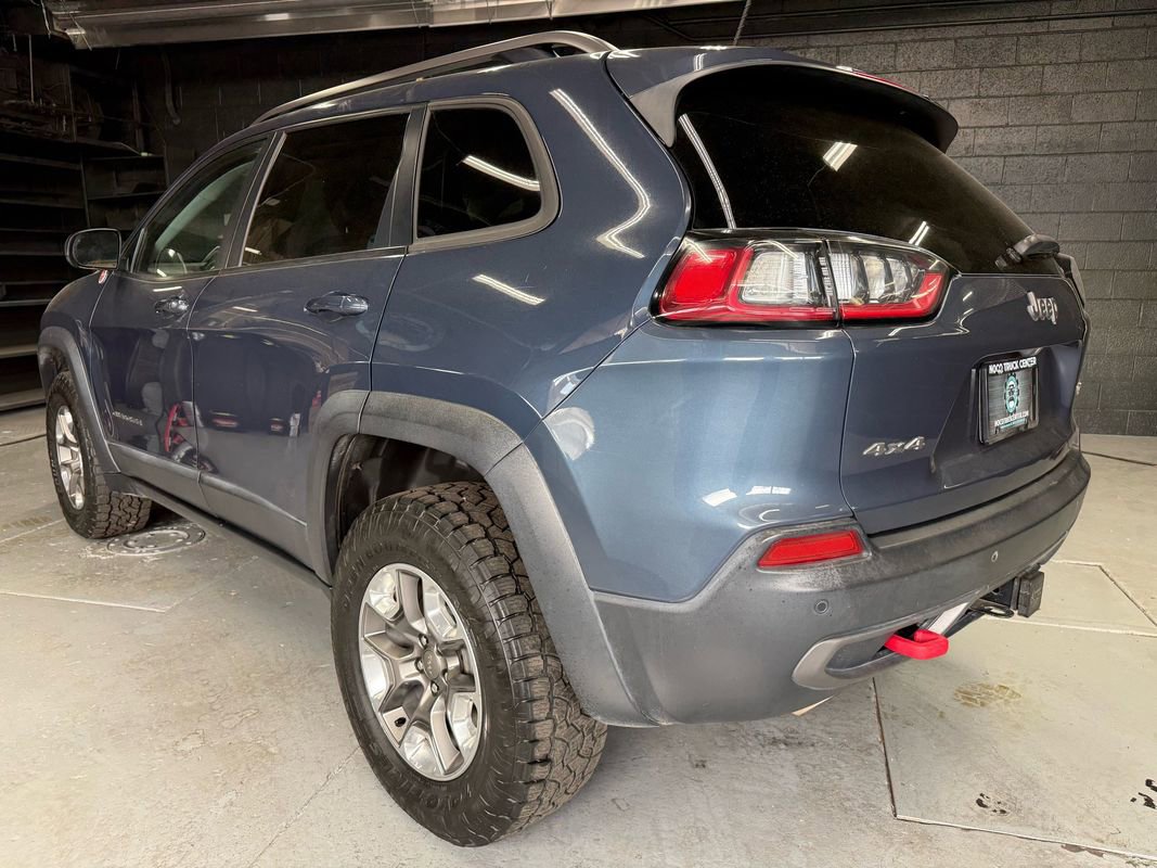 Used 2019 Jeep Cherokee Trailhawk w/ Cold Weather Group AWD/4WD image 7