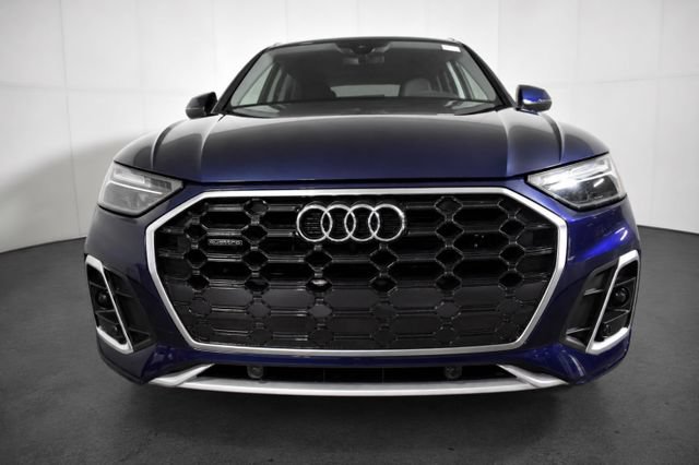 Used 2024 Audi Q5 2.0T Premium w/ Convenience Package AWD/4WD image 2