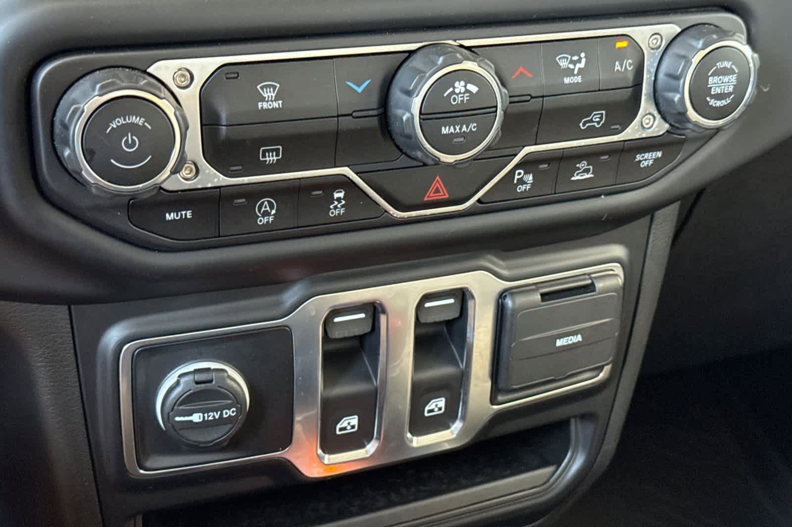 Used 2022 Jeep Wrangler Sport AWD/4WD image 21