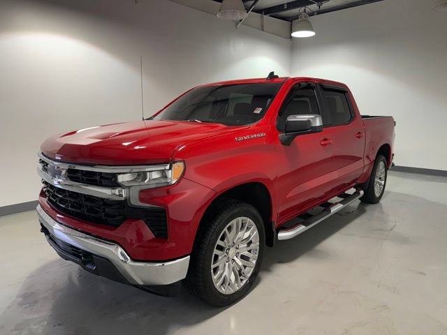 Used 2025 Chevrolet Silverado 1500 LT w/ Convenience Package II AWD/4WD image 3