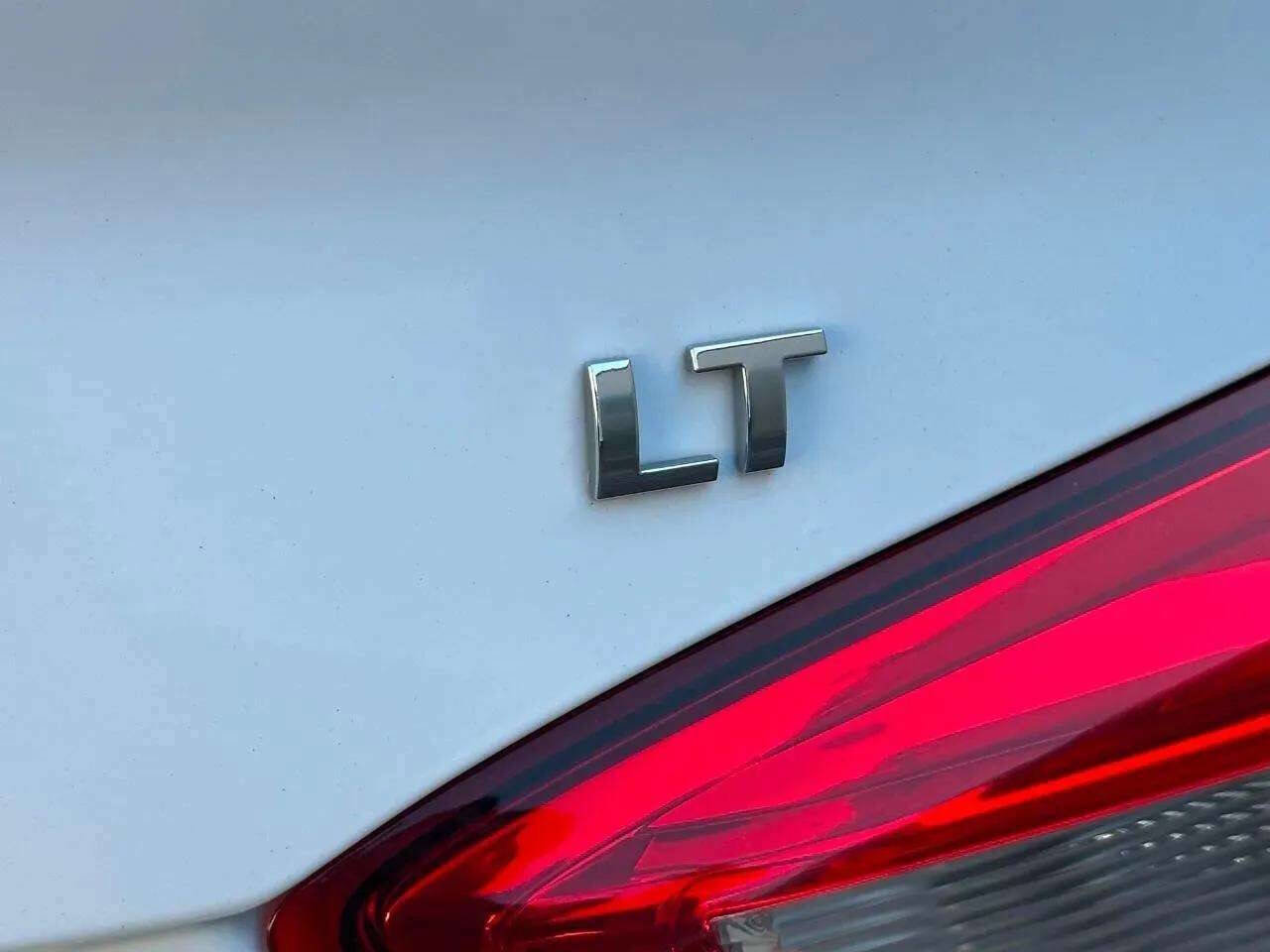 Used 2018 Chevrolet Cruze LT w/ Convenience Package image 29