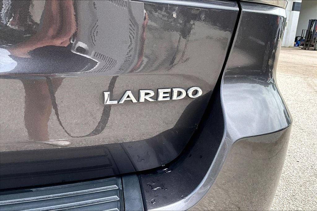Used 2017 Jeep Grand Cherokee Laredo w/ Quick Order Package 23E AWD/4WD image 24